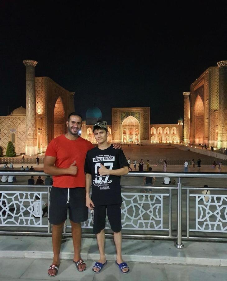 Muharram Homestay In The Neighborhood Of The Registan Square, 家族 ゲストハウス Samarkand Exteriör bild