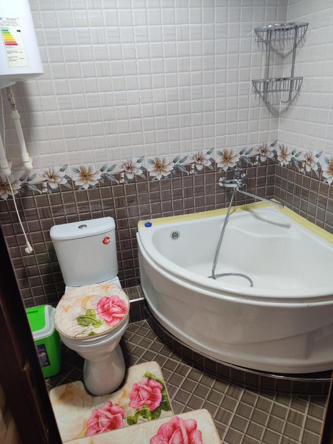 Muharram Homestay In The Neighborhood Of The Registan Square, 家族 ゲストハウス Samarkand Exteriör bild