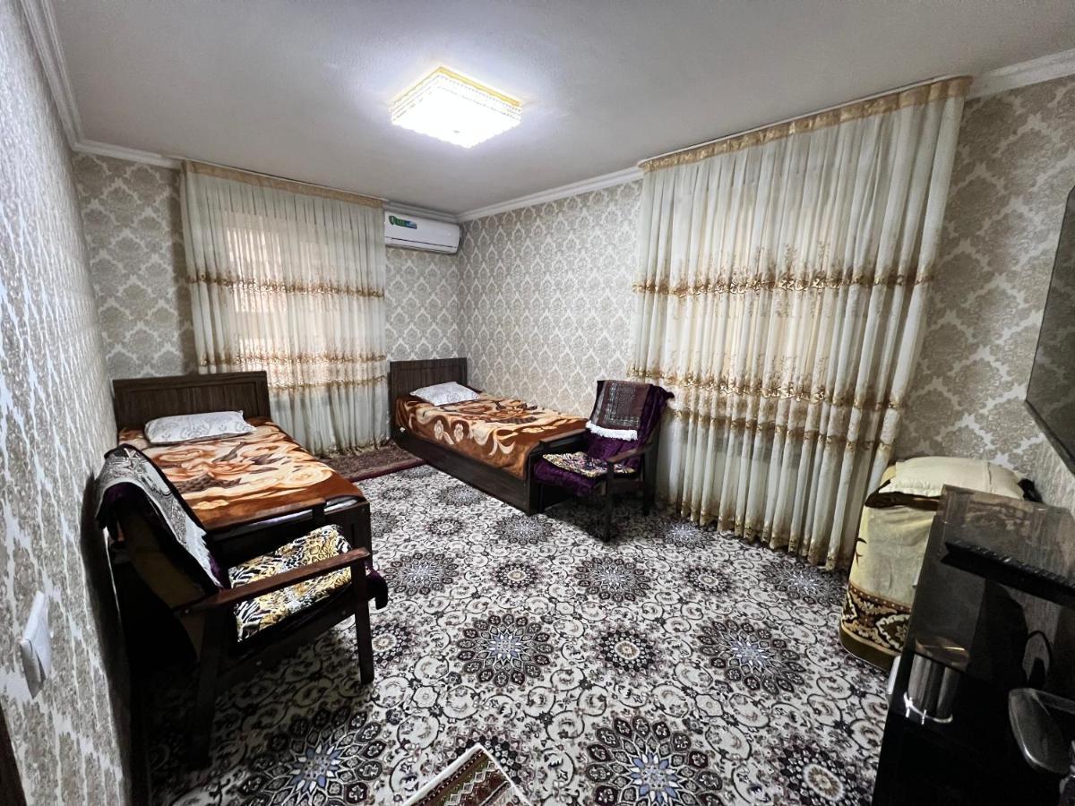 Muharram Homestay In The Neighborhood Of The Registan Square, 家族 ゲストハウス Samarkand Exteriör bild