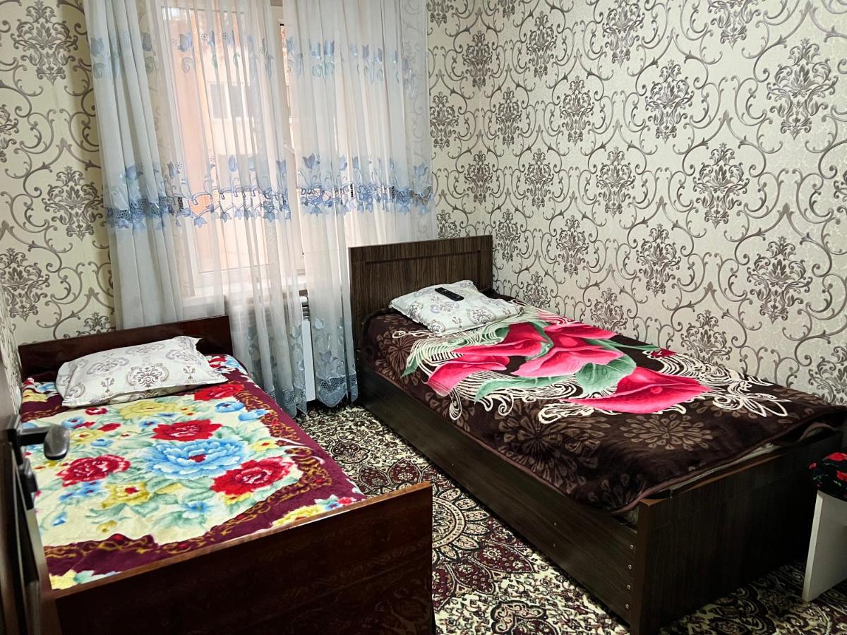 Muharram Homestay In The Neighborhood Of The Registan Square, 家族 ゲストハウス Samarkand Exteriör bild