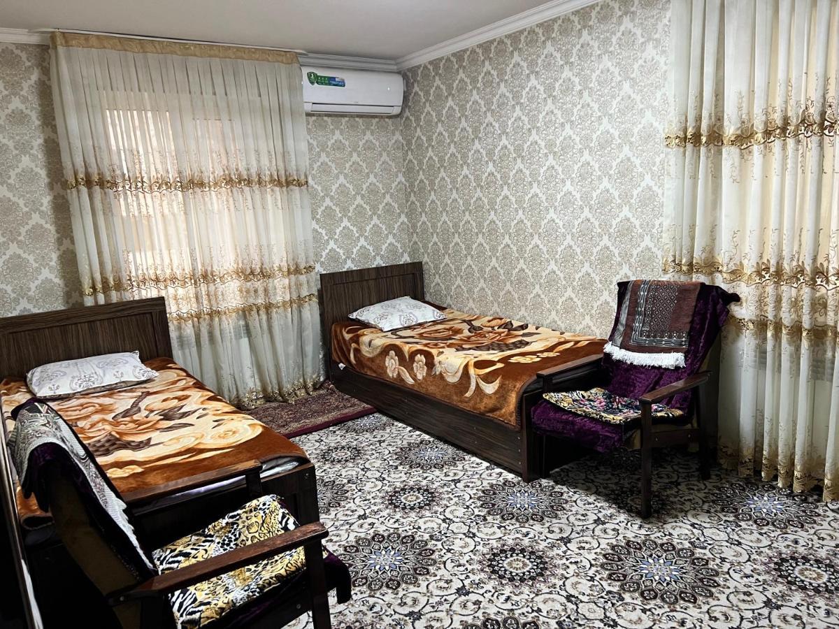 Muharram Homestay In The Neighborhood Of The Registan Square, 家族 ゲストハウス Samarkand Exteriör bild